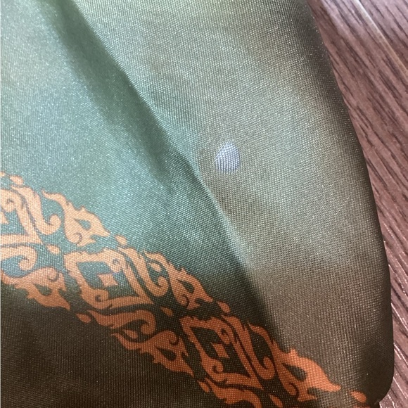 Disney‎ Raya Costume – Girls Size 5/6 – Pre-Owned (Minor Details) - Picture 3 of 9